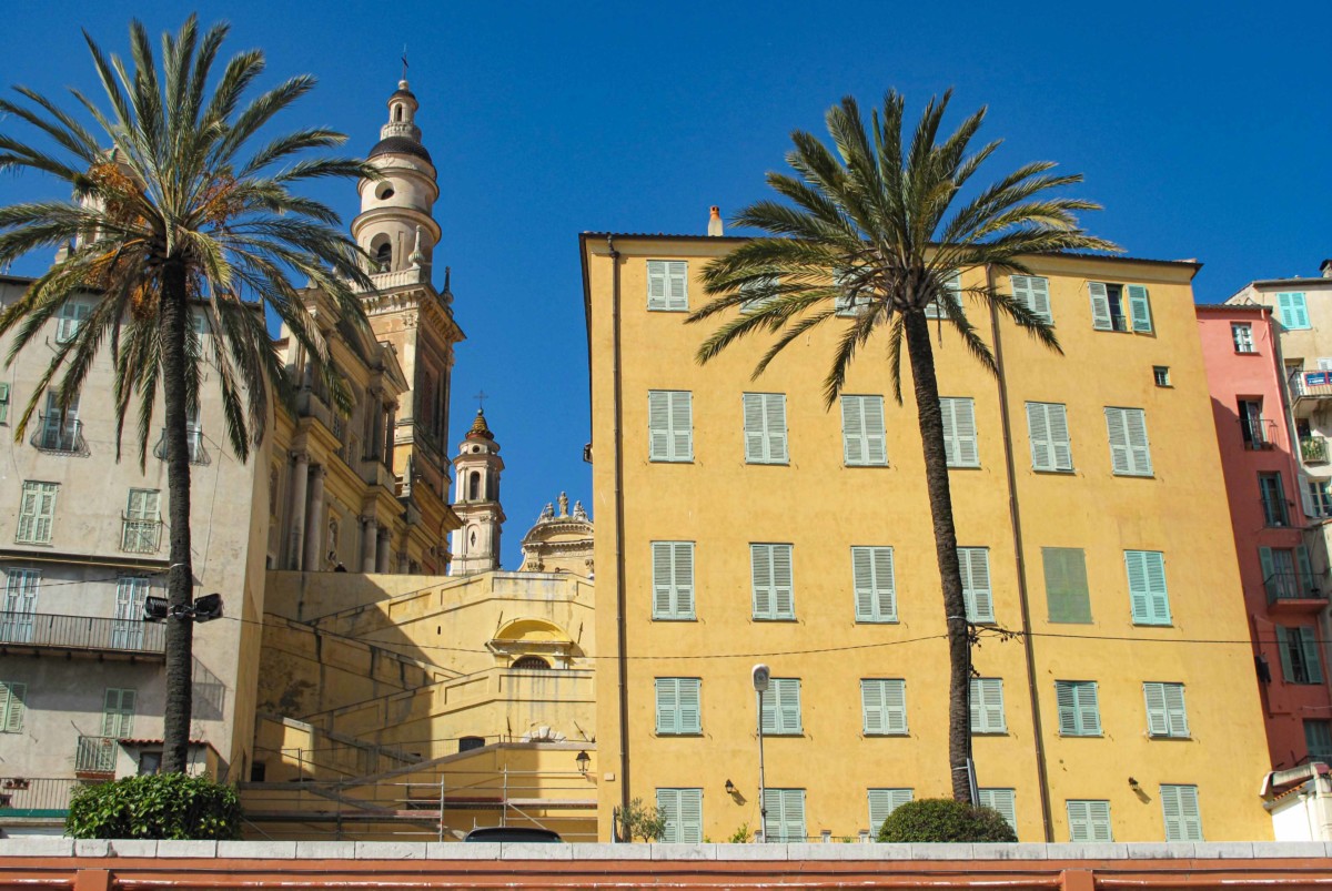 Les Rampes dans la vieille ville et l'Hôtel Pretti à droite. Photo : Tangopaso (Domaine public)