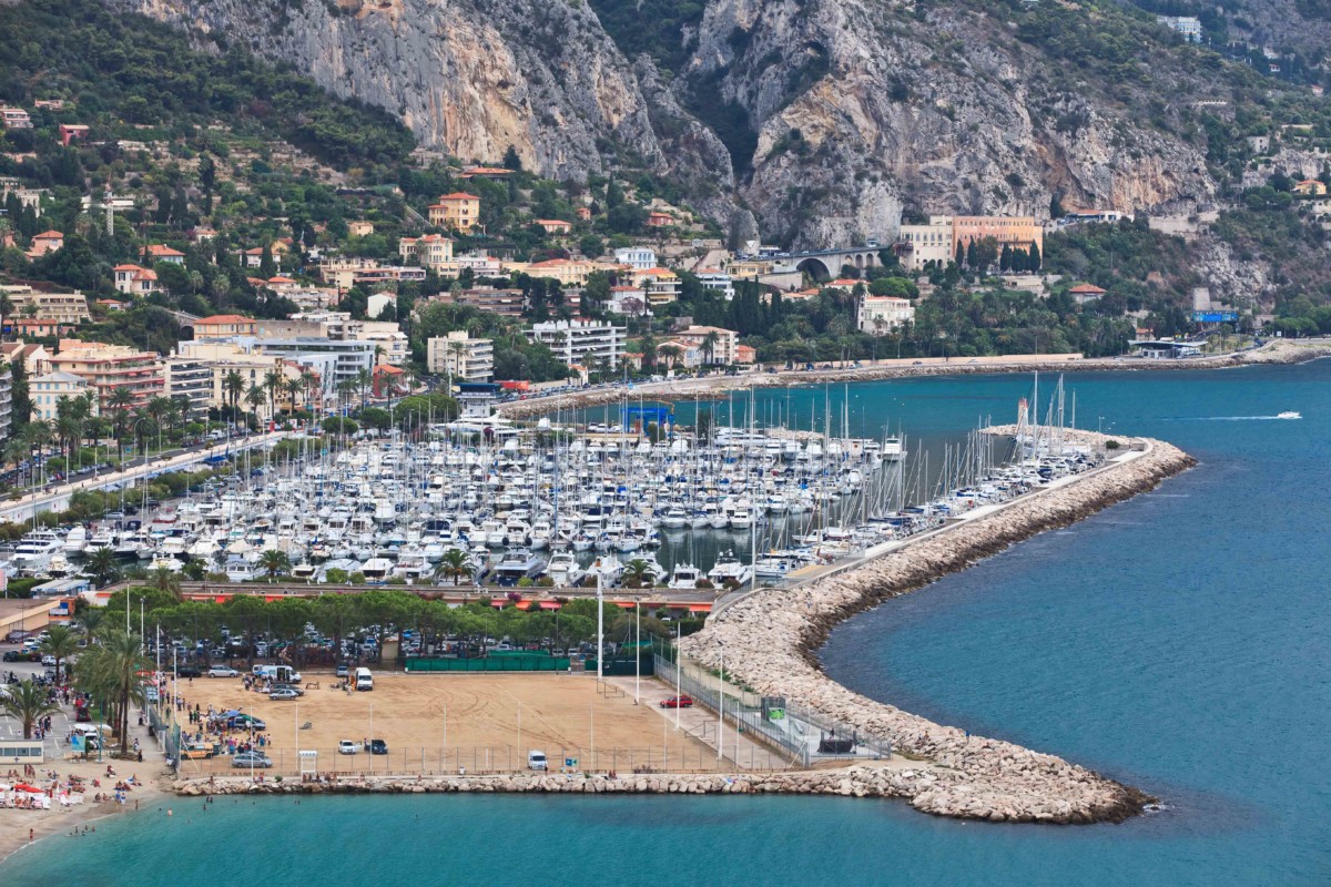 La marina de Menton-Garavan. Photo : twenty20photos