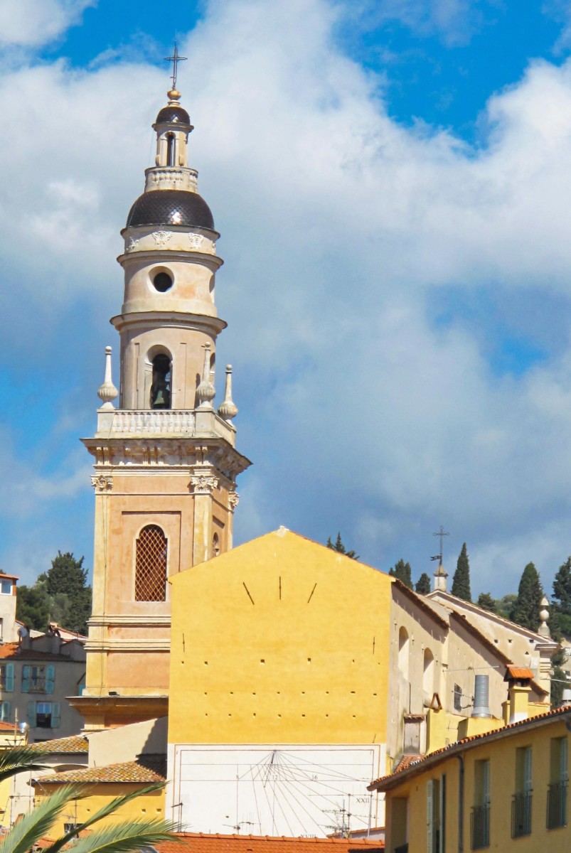 Le clocher de la basilique. Photo : Tangopaso (Domaine public)