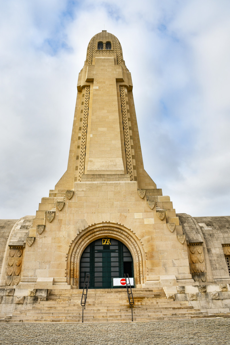 La tour des morts du mémorial © French Moments