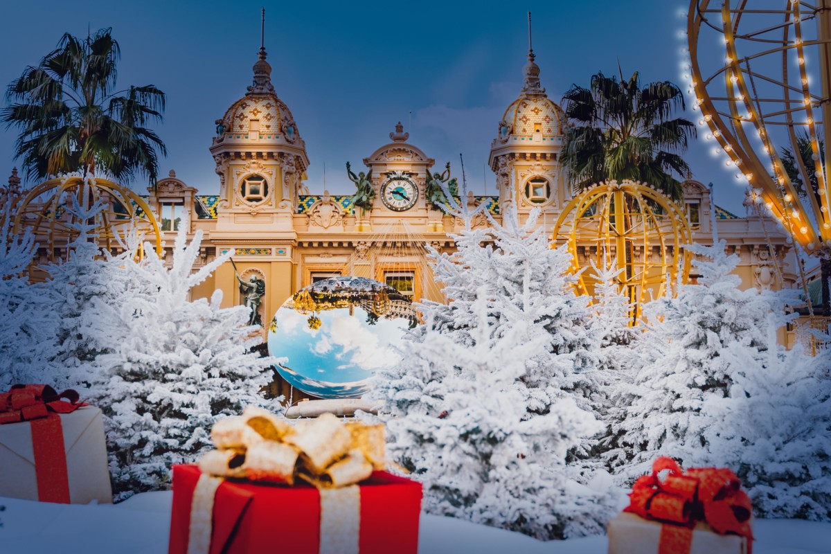 Destinations de Noël en France - Monaco : le Casino. Photo @natakorenikha16 via Twenty20
