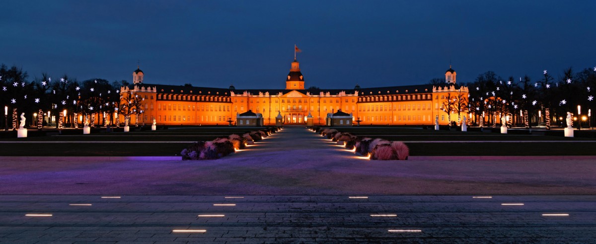 Le château de Karlsruhe Palace à Noël © H. Zell - licence [CC BY-SA 3.0] from Wikimedia Commons