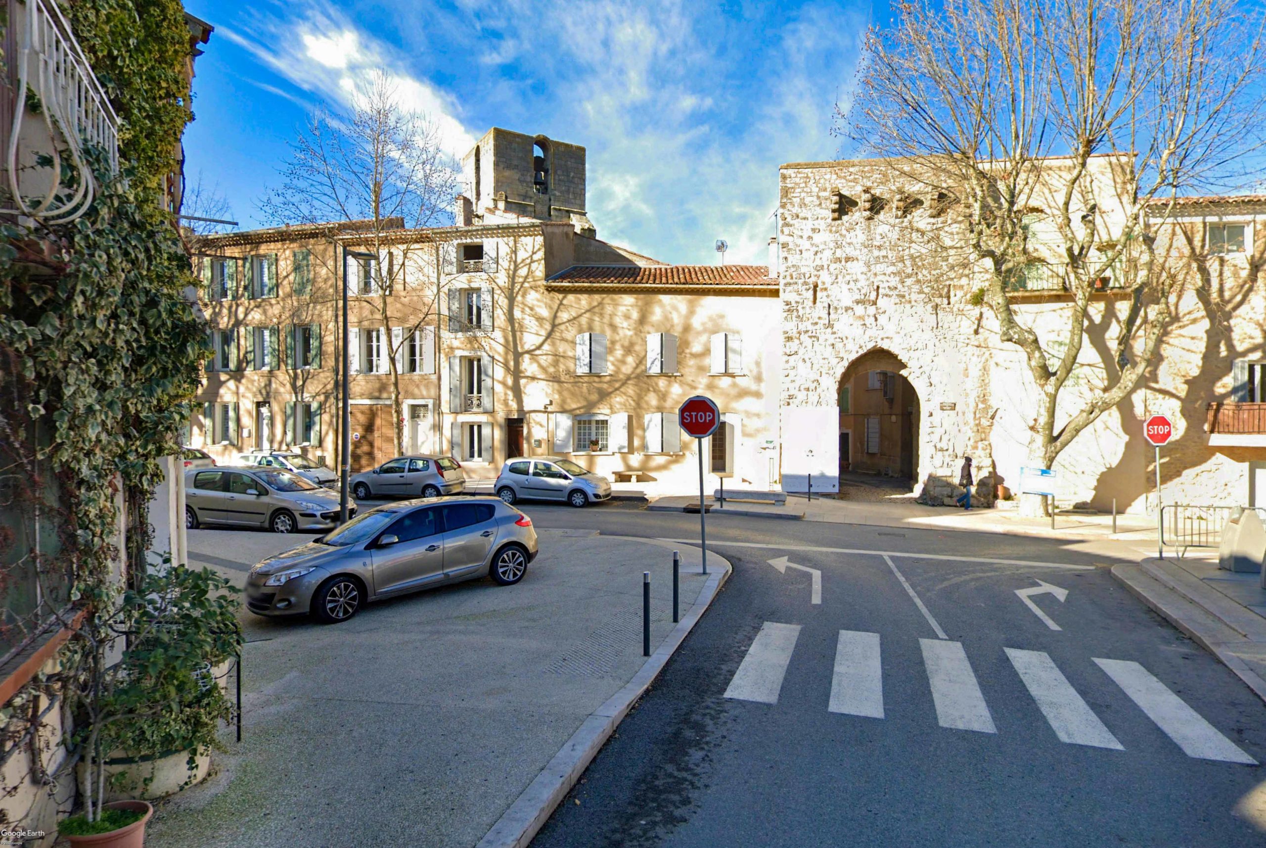 Autour d'Aix-en-Provence - Trets. Photo: Google Street View
