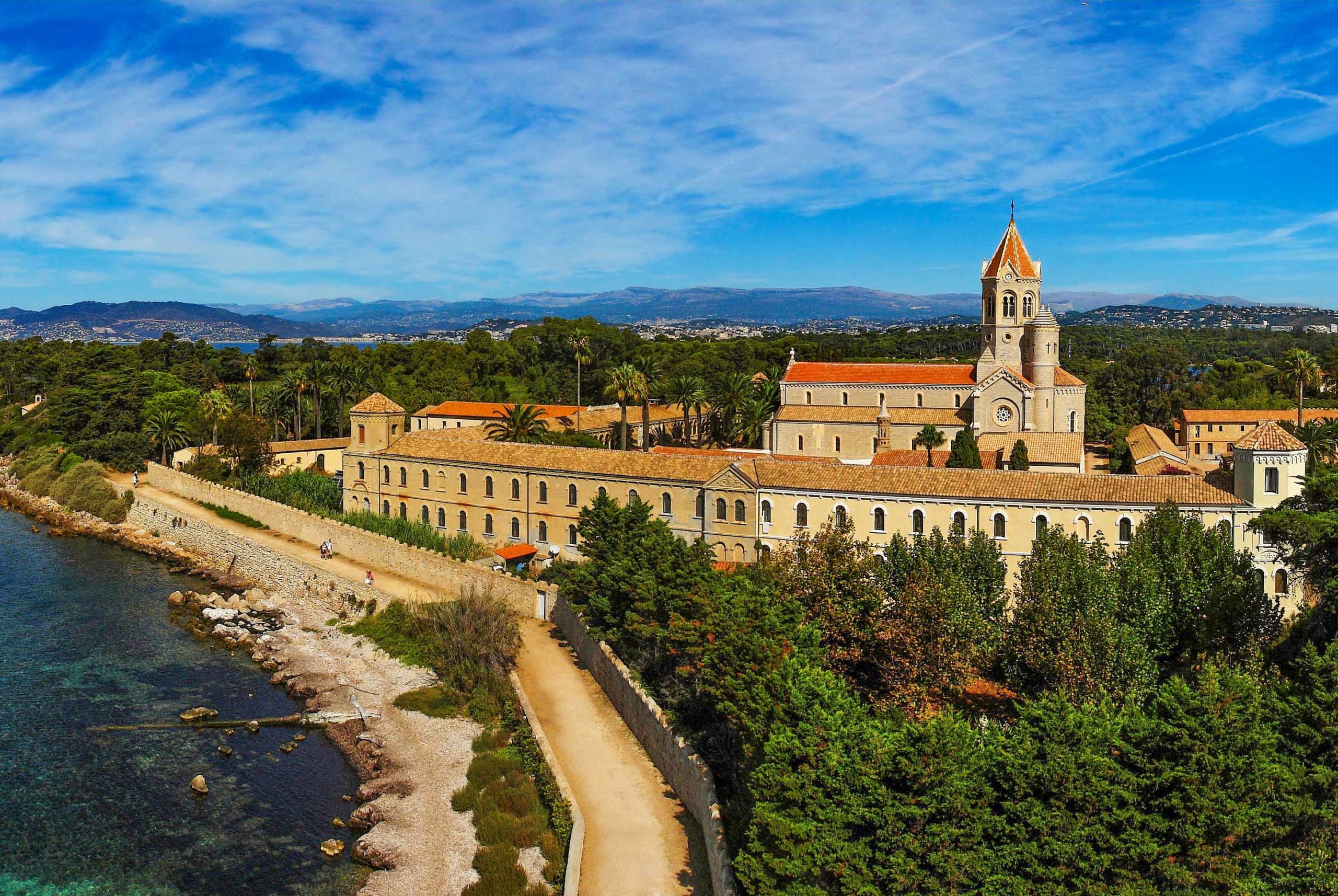 Monastere de Lérins © Alberto Fernandez Fernandez - licence [CC BY 2.5] from Wikimedia Commons