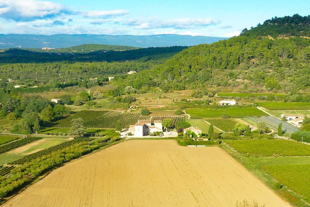 Luberon countryside © French Moments