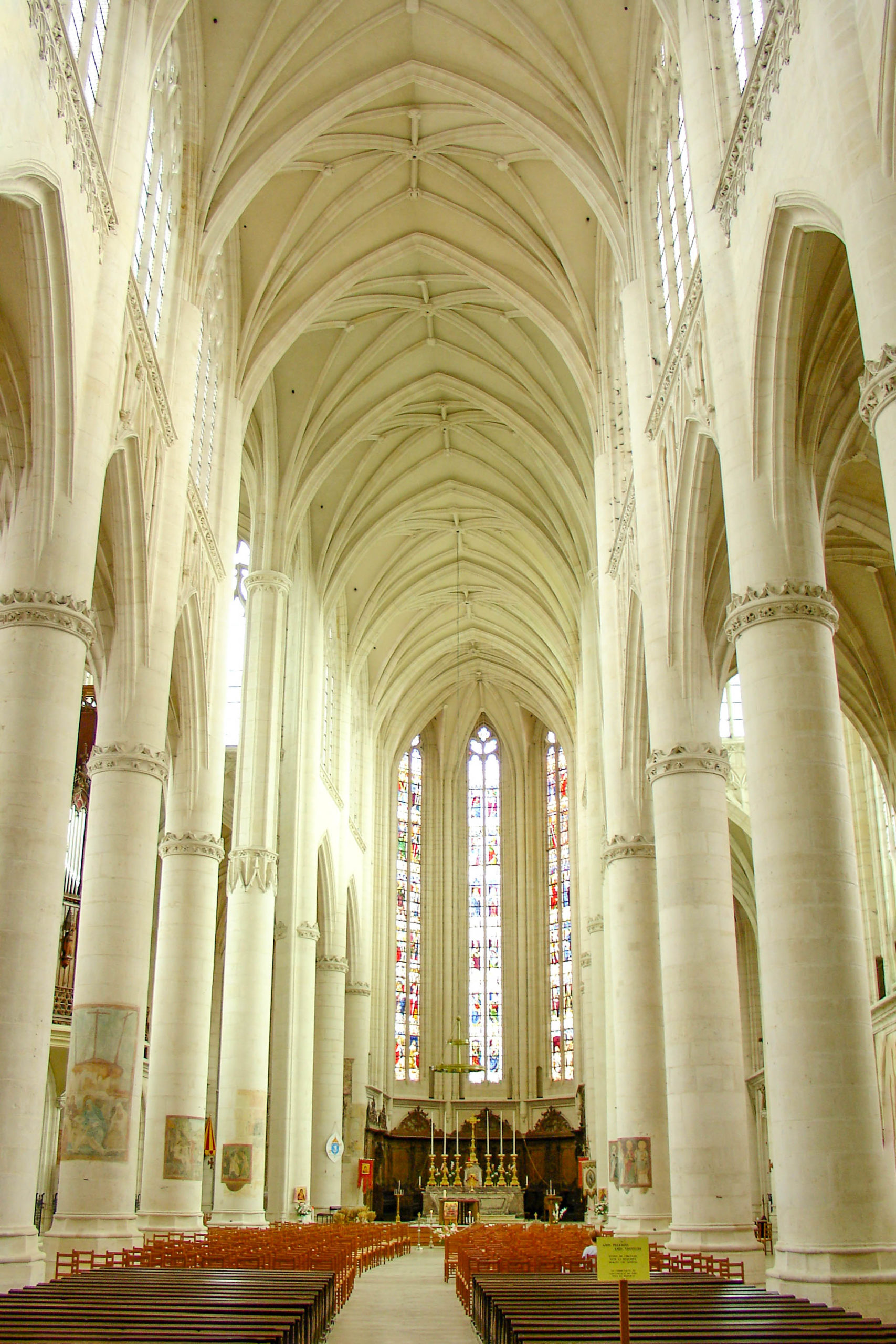 Merveilles de Lorraine - Basilique Saint Nicolas-de-Port. Photo par Cussenot [Domaine public via Wikimedia Commons]