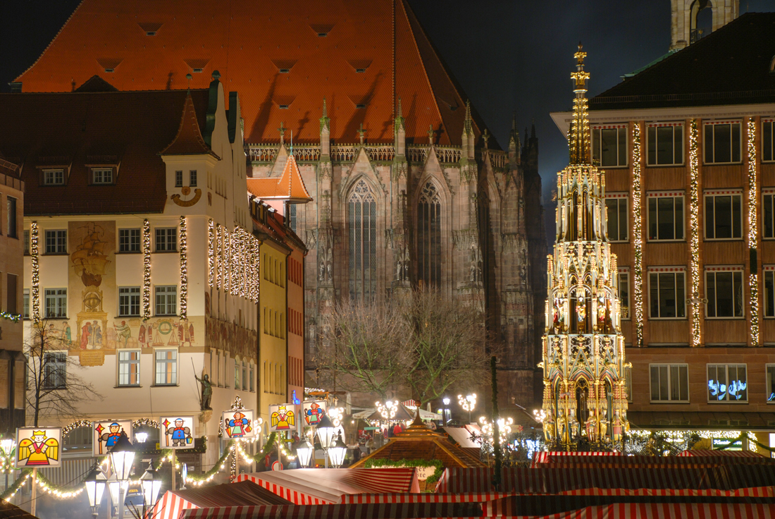 Le marché de Noël de Nuremberg sur la Haupmarkt. Source: Depositphotos.com