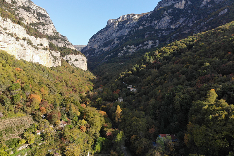 Arrière-pays niçois -  Gorges du Loup © Olivier Cleynen - licence [CC BY 4.0] from Wikimedia Commons