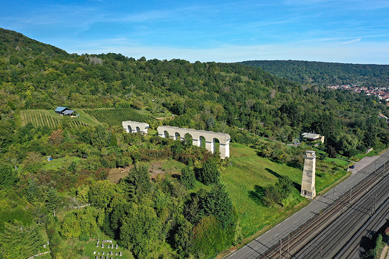 Romains en Lorraine - Aqueduct Ars-sur-Moselle © PaultT (Gunther Tschuch) - licence [CC BY-SA 4.0] from Wikimedia Commons