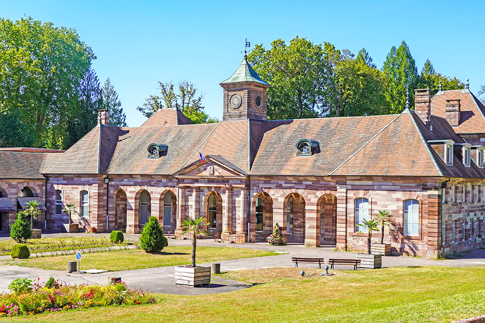 Thermes de Luxeuil-les-Bains © A. BourgeoisP - licence [CC BY-SA 4.0] from Wikimedia Commons