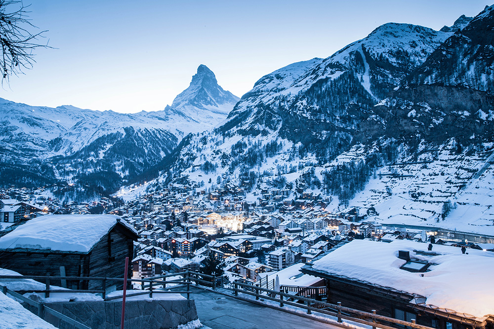 Ski en Suisse - Zermatt. Photo by melis82 via Envato Elements