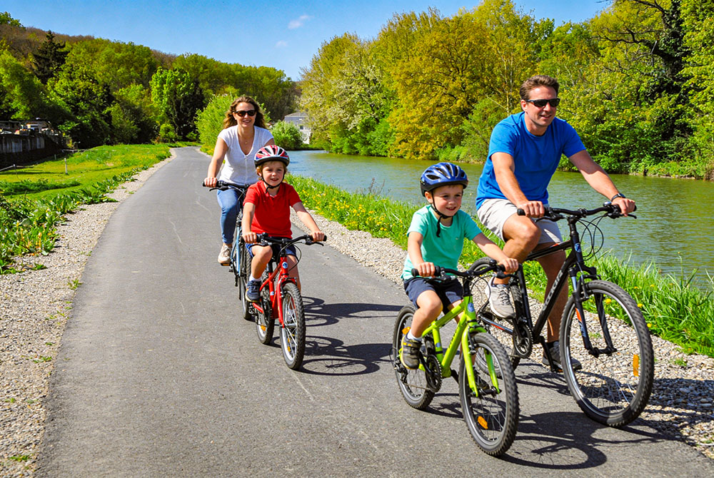 L’Alsace à vélo. Partie du Canal du Rhône au Rhin © French Moments