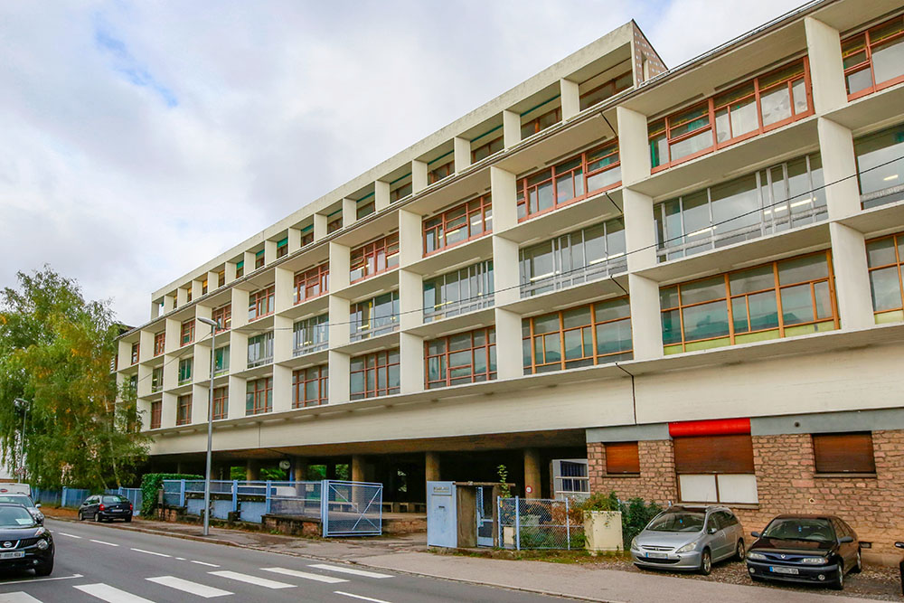 Usine Le Corbusier Saint-Dié-des-Vosges © Pymouss- licence [CC BY-SA 3.0] from Wikimedia Commons