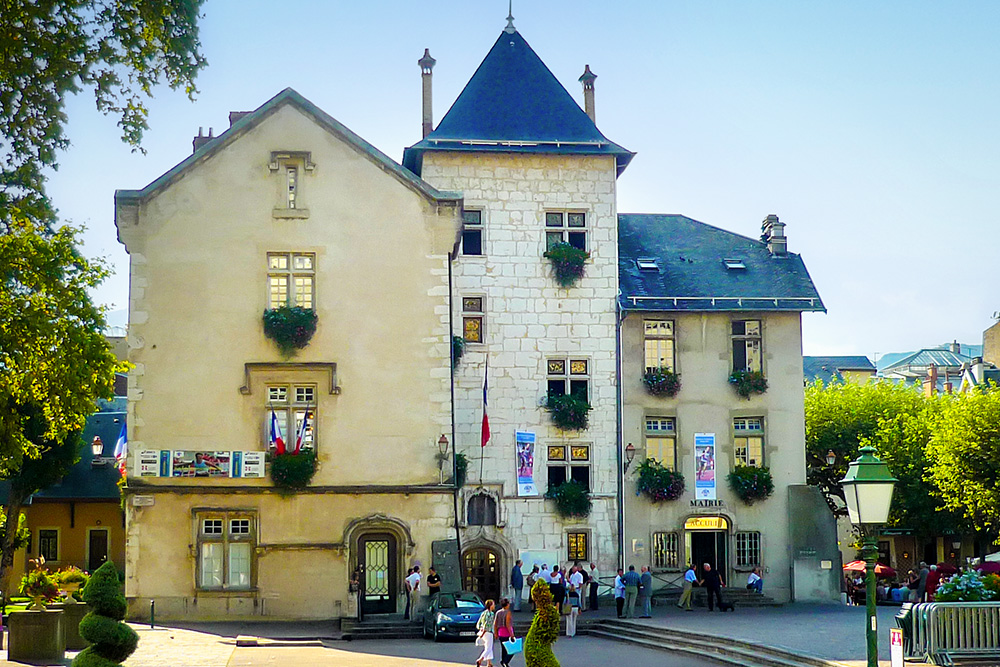 Aix-les-Bains 27 copyright French Moments Former château of the Marquis of Aix © French Moments