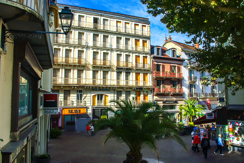Aix-les-Bains 32 copyright French Moments Place Carnot © French Moments