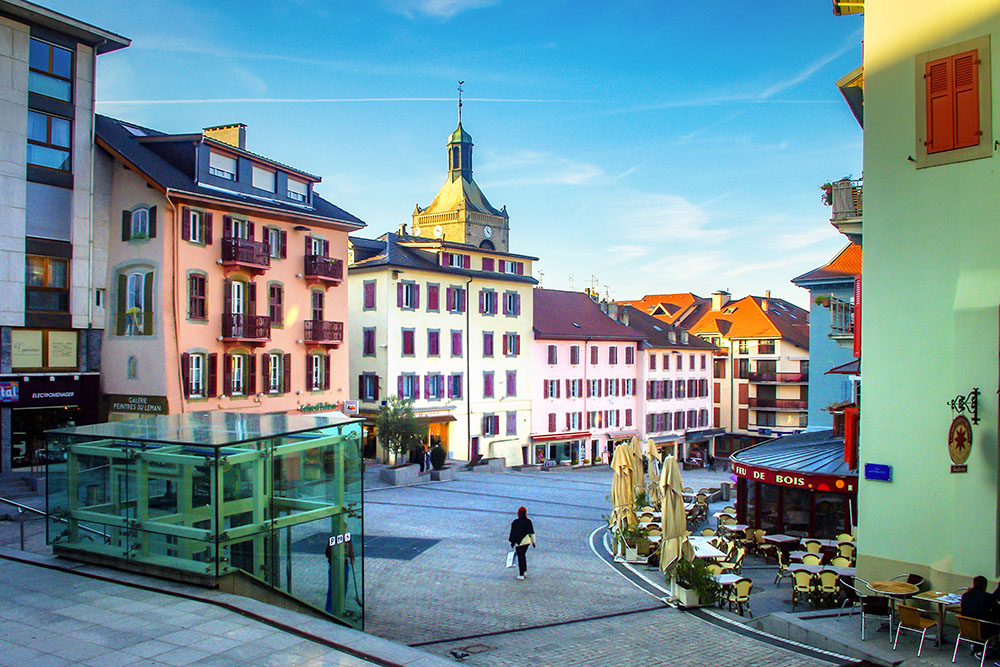 Old town of Evian-les-Bains © French Moments