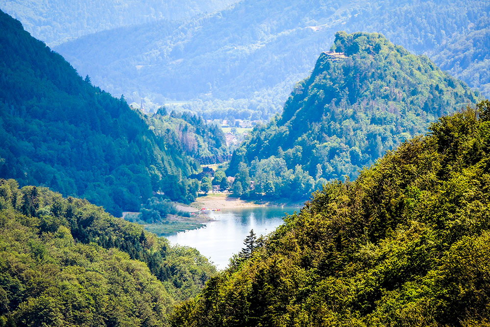 Schlossberg - Lac de Kruth-Wildenstein © Espirat - licence [CC BY-SA 4.0] from Wikimedia Commons