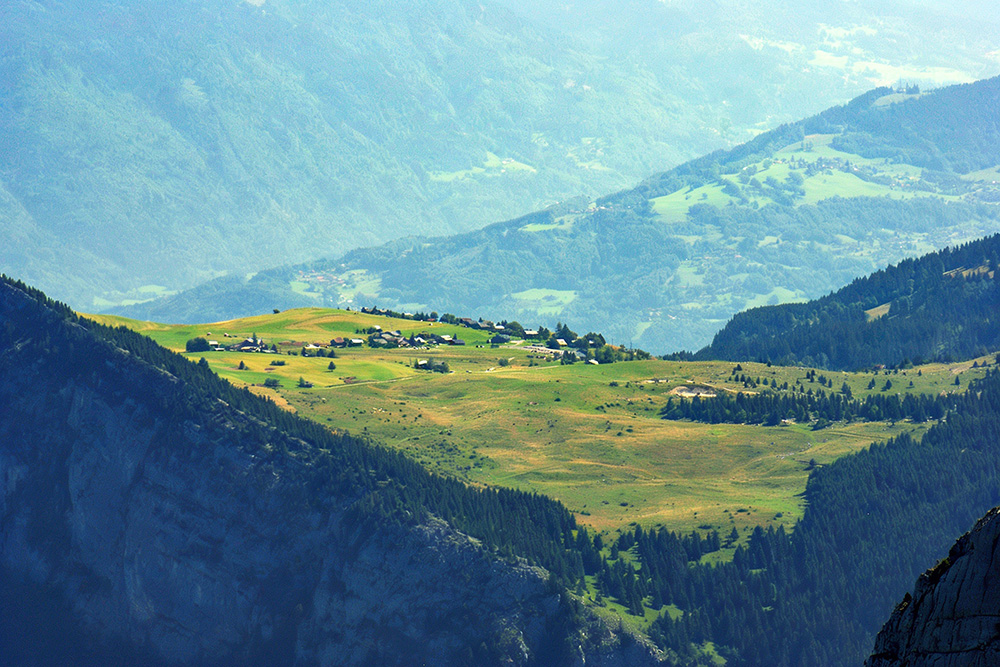 Plateau de Solaison from Sous-Dine © French Moments
