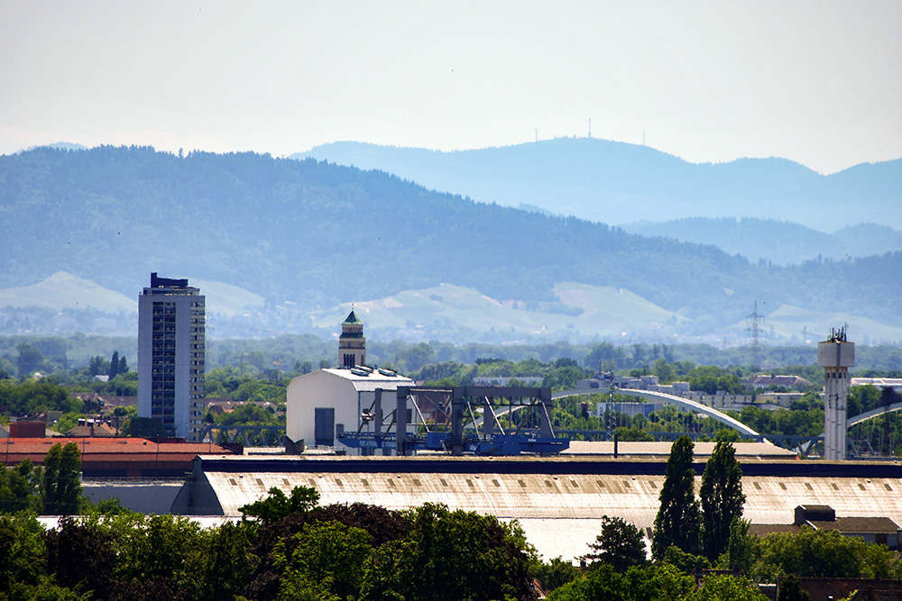 Vue de Kehl et la Forêt-Noire depuis Strasbourg